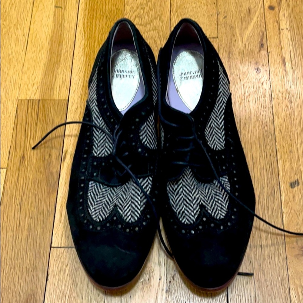 Johnston & Murphy flats size 8.5